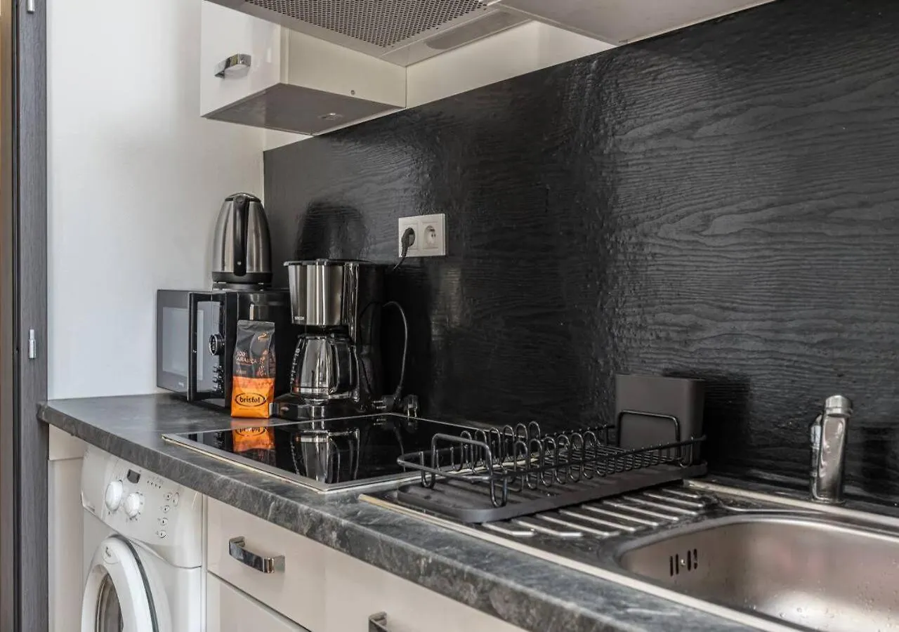 Crimson Charm Apartment Prague