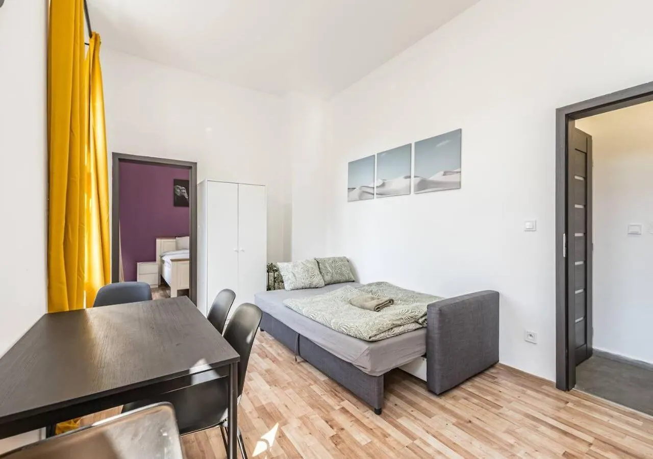 Crimson Charm Apartment Prague