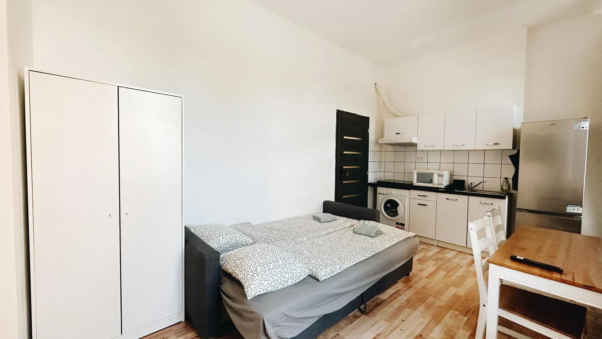 Crimson Charm Apartment Prague
